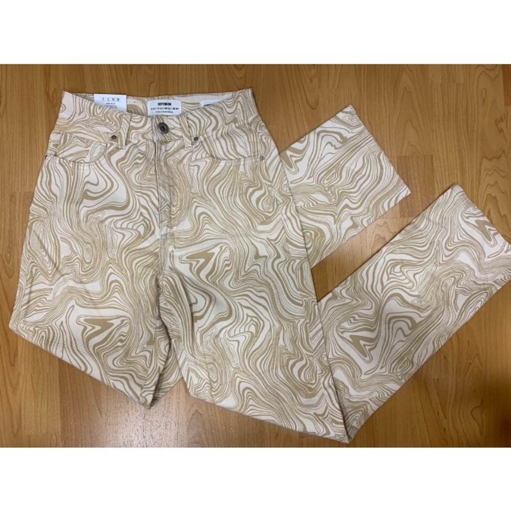 NWT Cotton On swirl design straight leg jeans
